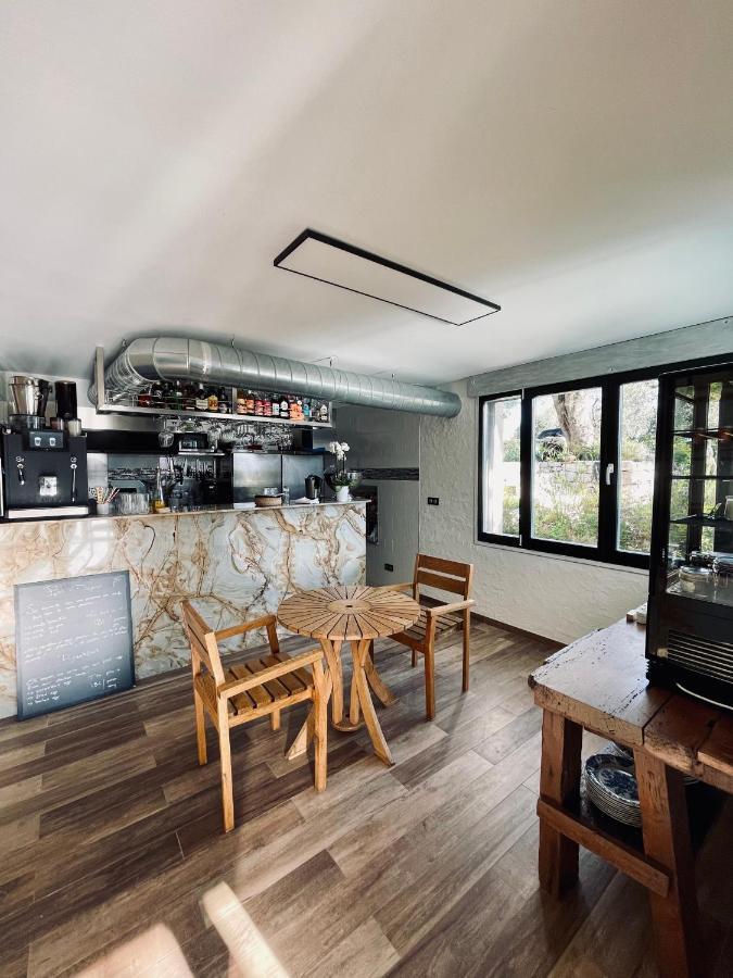 ニース Escondida Bed & Breakfast エクステリア 写真